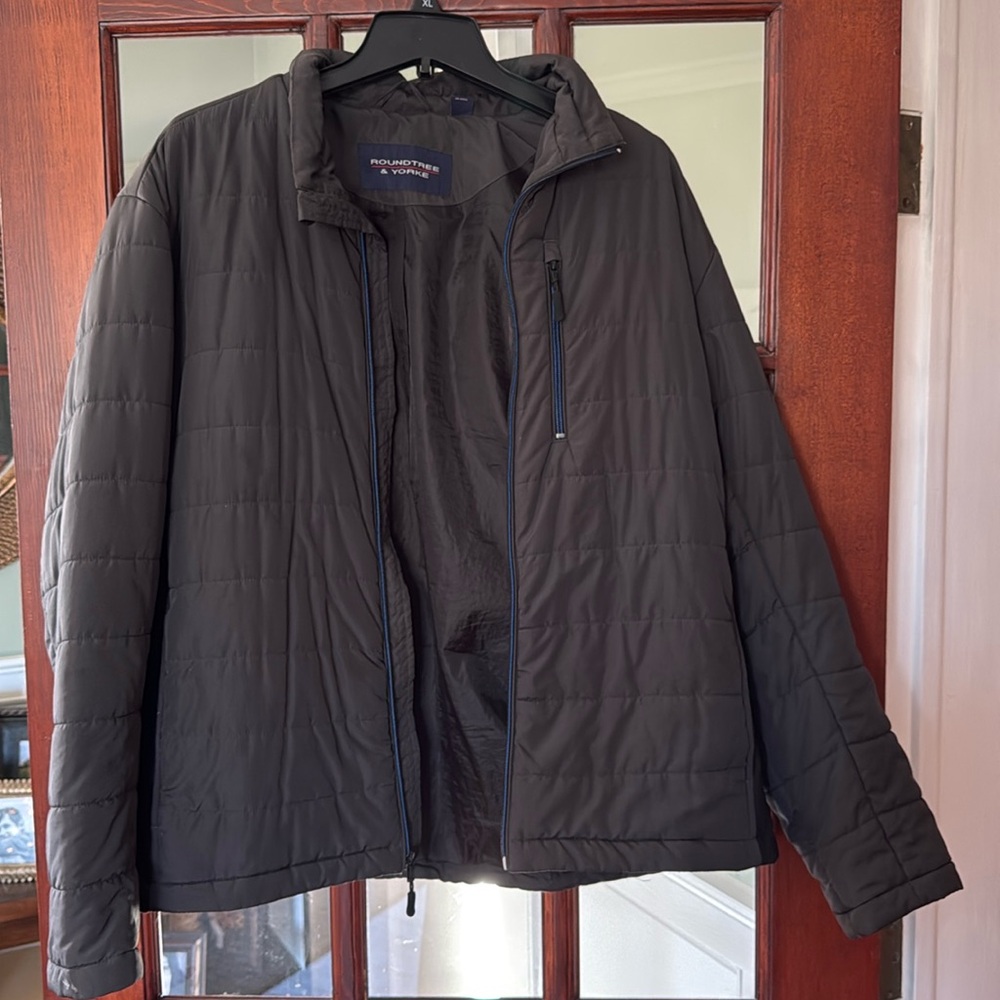 Roundtree & Yorke men’s coat. Size Large. Dark grey/black. Like new